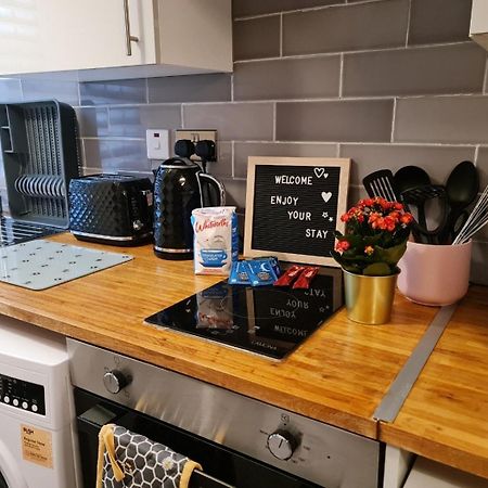 Cosy Studio With Kitchenette And Private Bathroom - 15Mins To Central London! Buitenkant foto