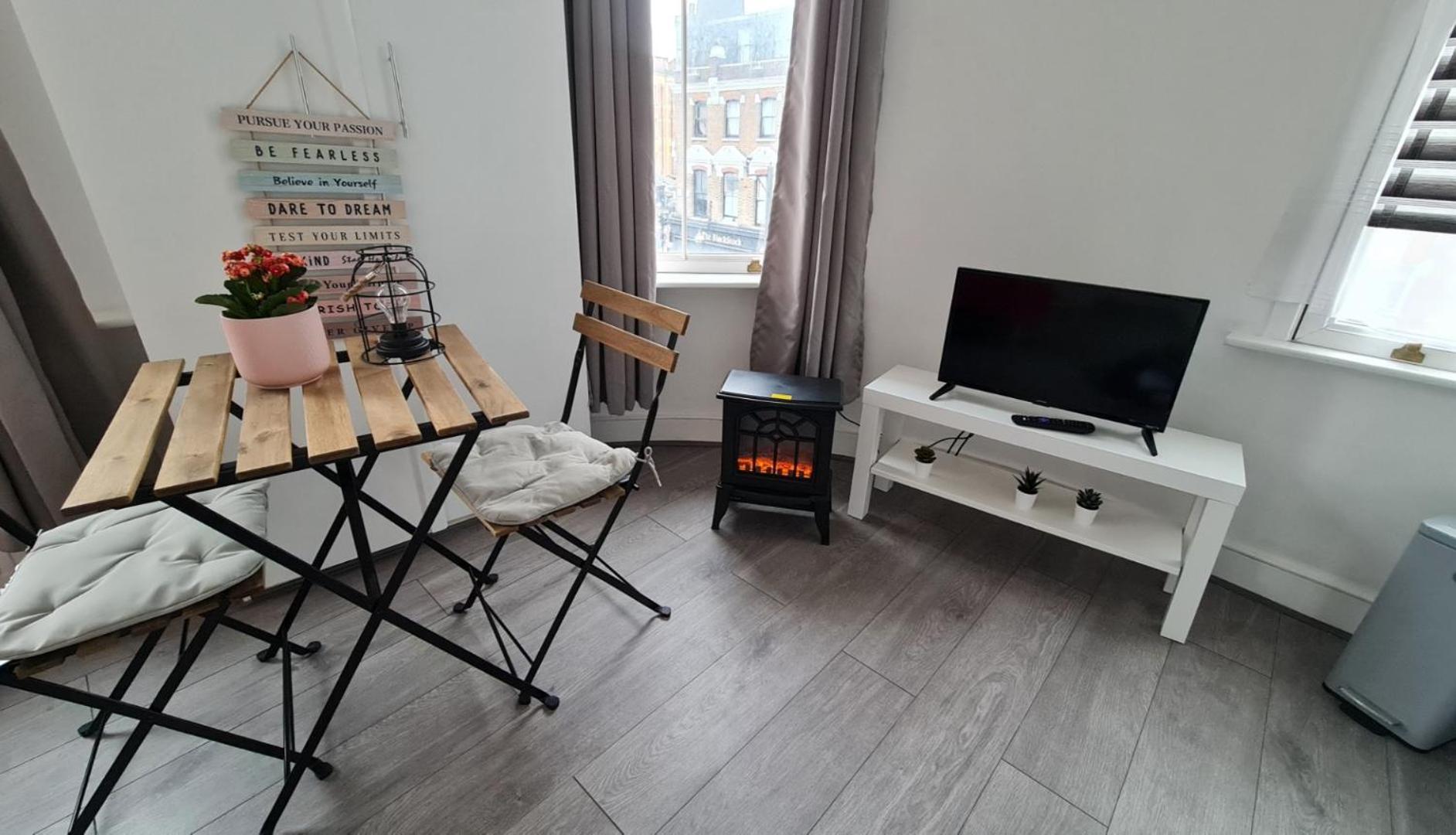 Cosy Studio With Kitchenette And Private Bathroom - 15Mins To Central London! Buitenkant foto
