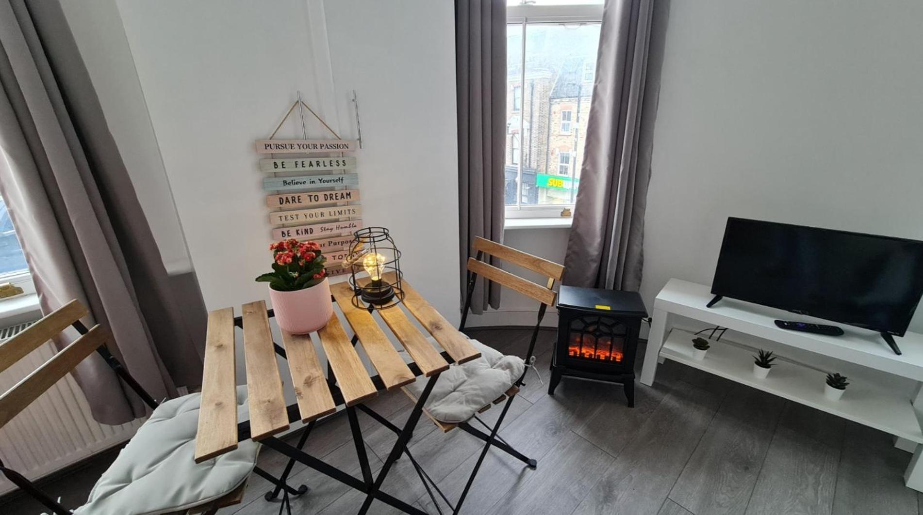 Cosy Studio With Kitchenette And Private Bathroom - 15Mins To Central London! Buitenkant foto