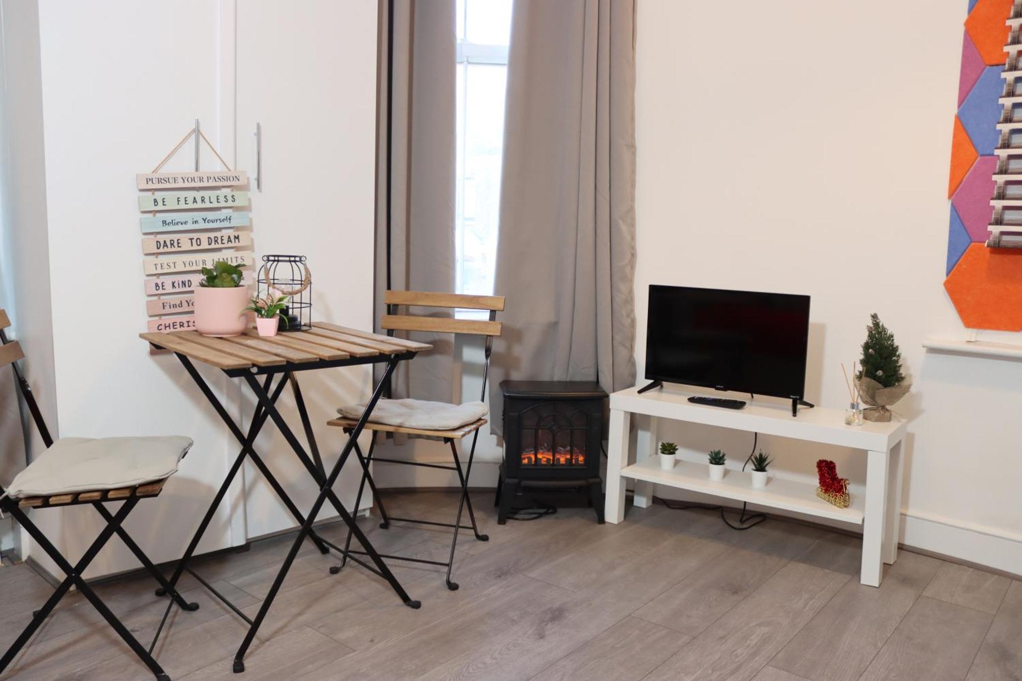 Cosy Studio With Kitchenette And Private Bathroom - 15Mins To Central London! Buitenkant foto